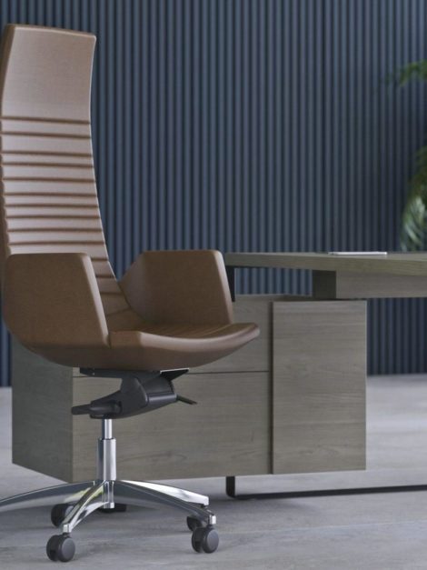 executive-chairs-NORTH-CAPE-interiors-executive-desk-PLANA-1920×1152