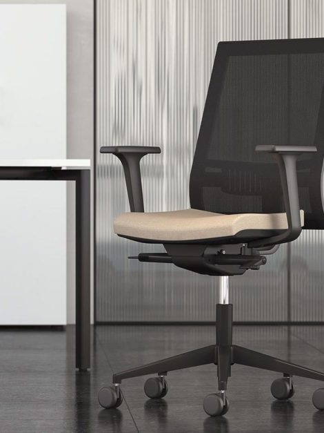 task-chairs-EVA.II-interiors-desks-NOVA-U-cabinets-NOVA-1